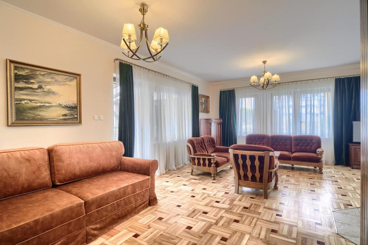 Pensjonat Tadeusz I Apartamenty W Darlowku Darłówko Exterior foto