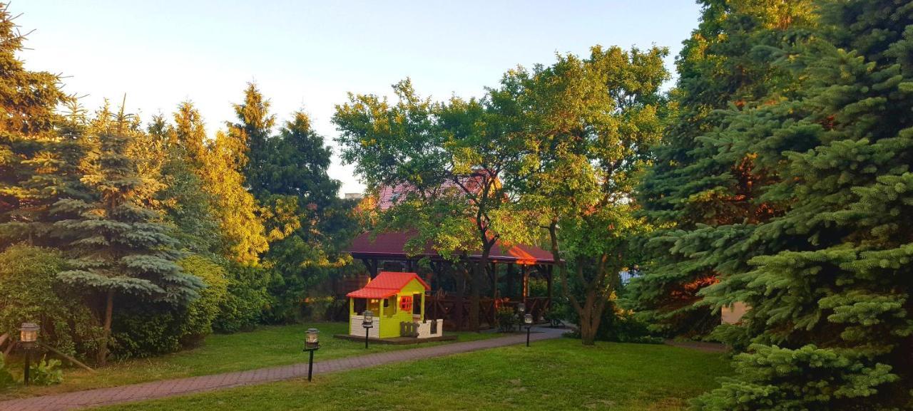 Pensjonat Tadeusz I Apartamenty W Darlowku Darłówko Exterior foto