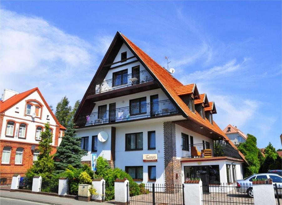 Pensjonat Tadeusz I Apartamenty W Darlowku Darłówko Exterior foto