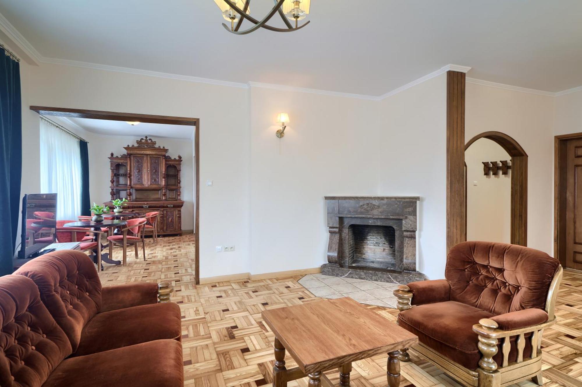 Pensjonat Tadeusz I Apartamenty W Darlowku Darłówko Exterior foto